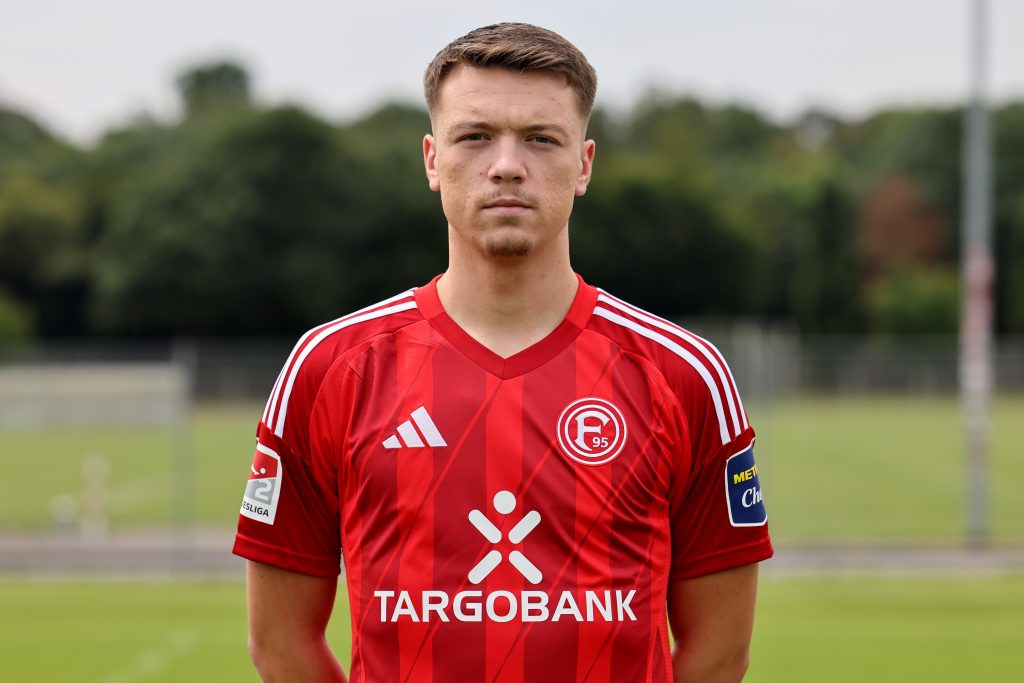 Pejčinović im Trikot der Fortuna. © Christof Koepsel/Getty Images